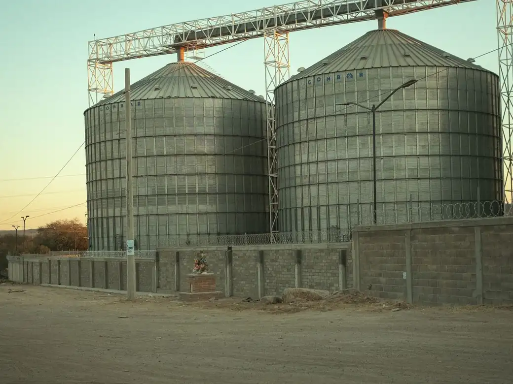 Silos de cemento en Aguascalientes